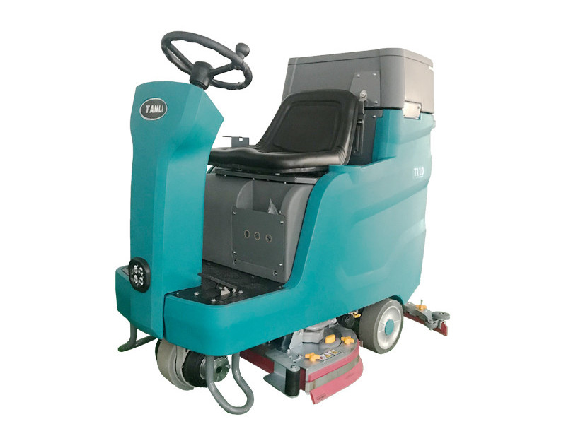 駕駛式洗地機省時又省力，值得推薦