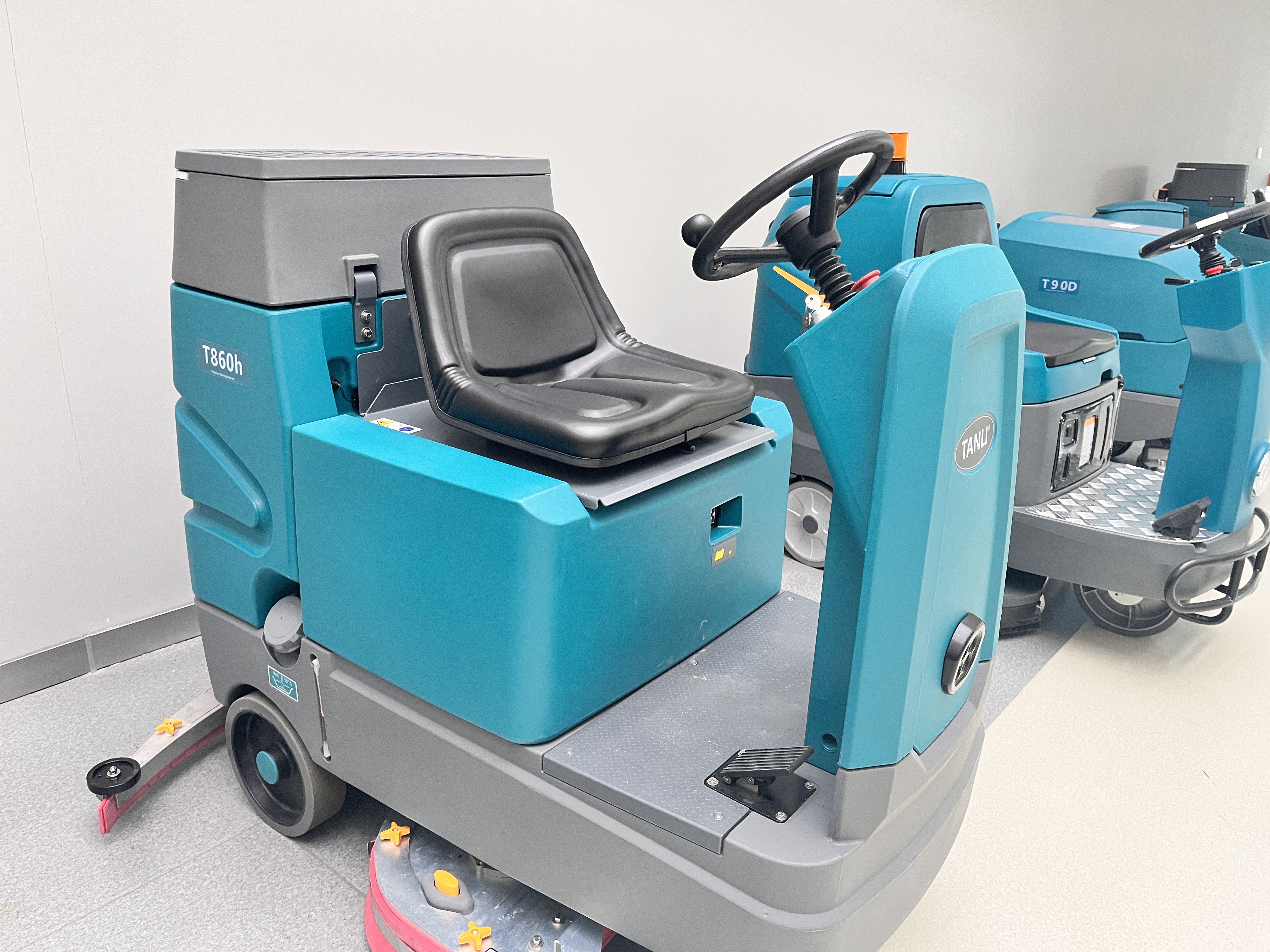 揭秘工業(yè)洗地機(jī)受歡迎的原因（二）