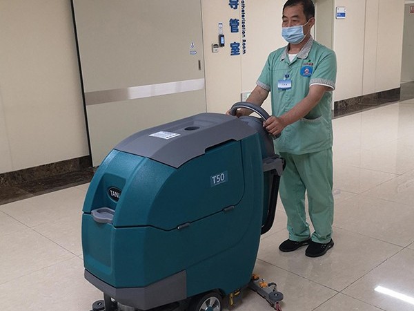 坦力工業(yè)洗地機(jī)：山東工業(yè)清潔后盾