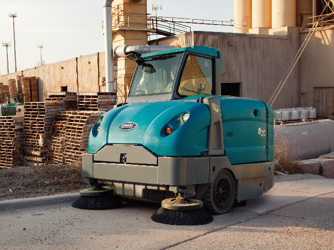 掃地機or洗地機？工廠清潔如何抉擇？