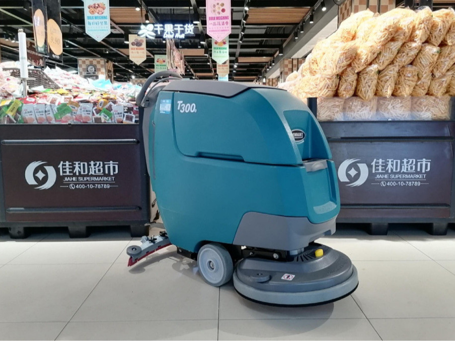 雨雪天氣地面濕污，超市該如何處理？