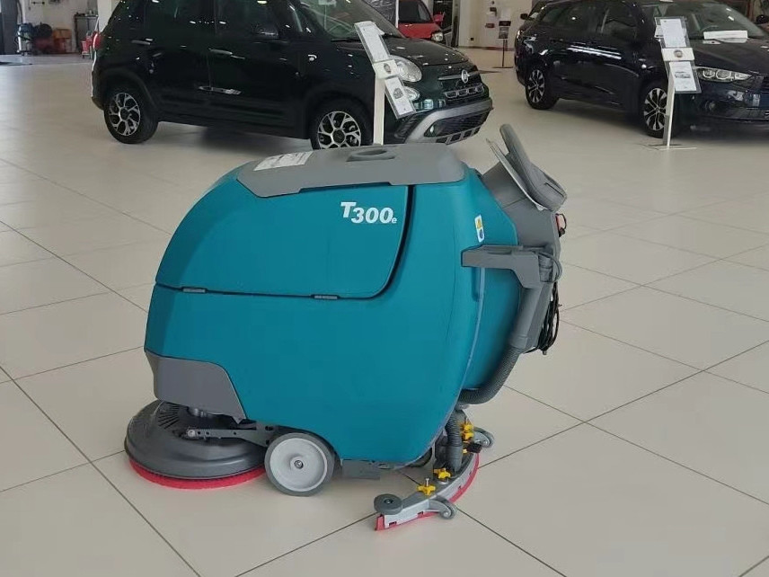 工業(yè)吸塵器、洗地機(jī)對工廠車間的作用