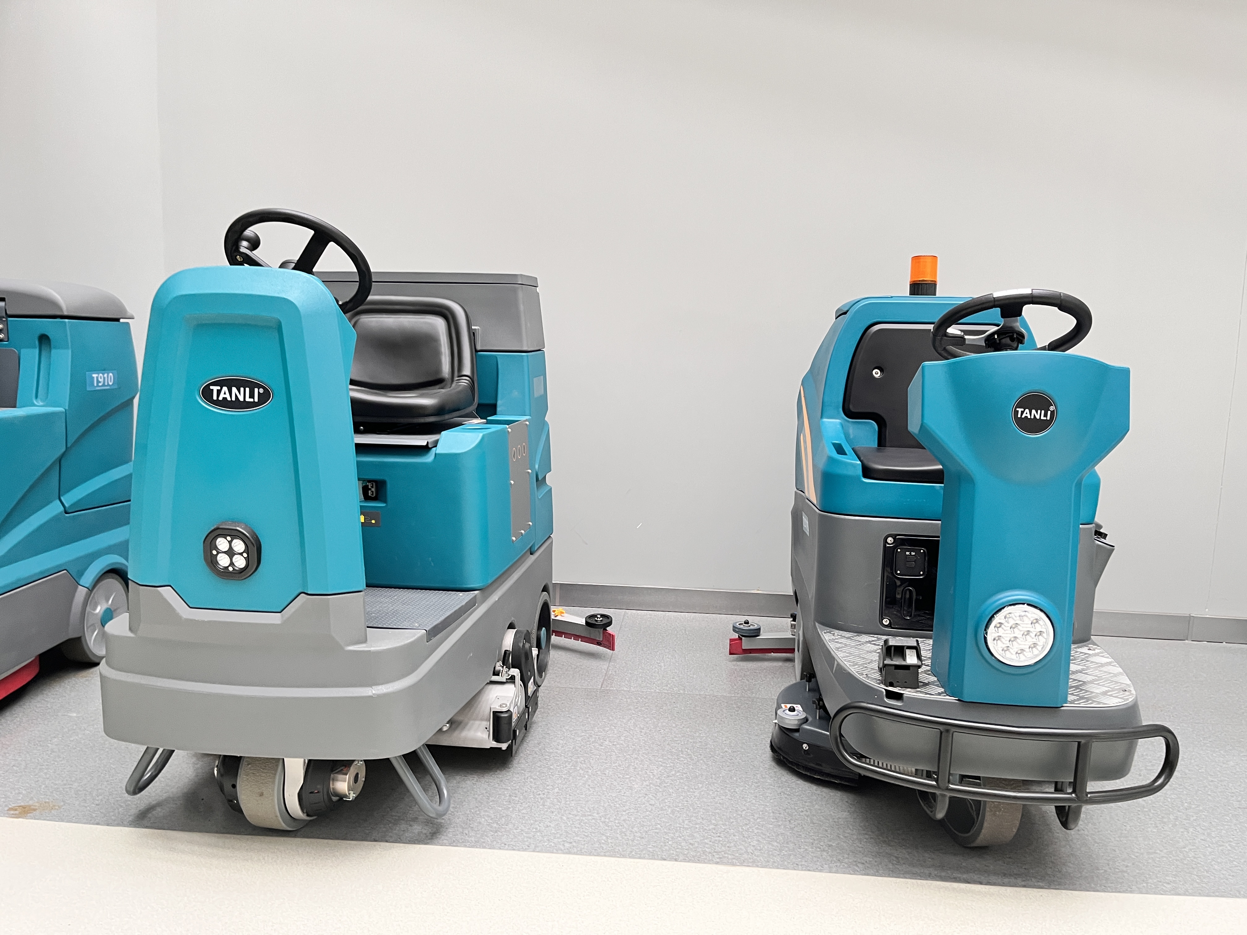 專業(yè)的洗地機服務(wù)，讓您購買無后顧之憂！