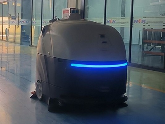 保潔員看了都服！坦力工廠自動(dòng)掃地機(jī)器人 "卷" 翻高鐵站