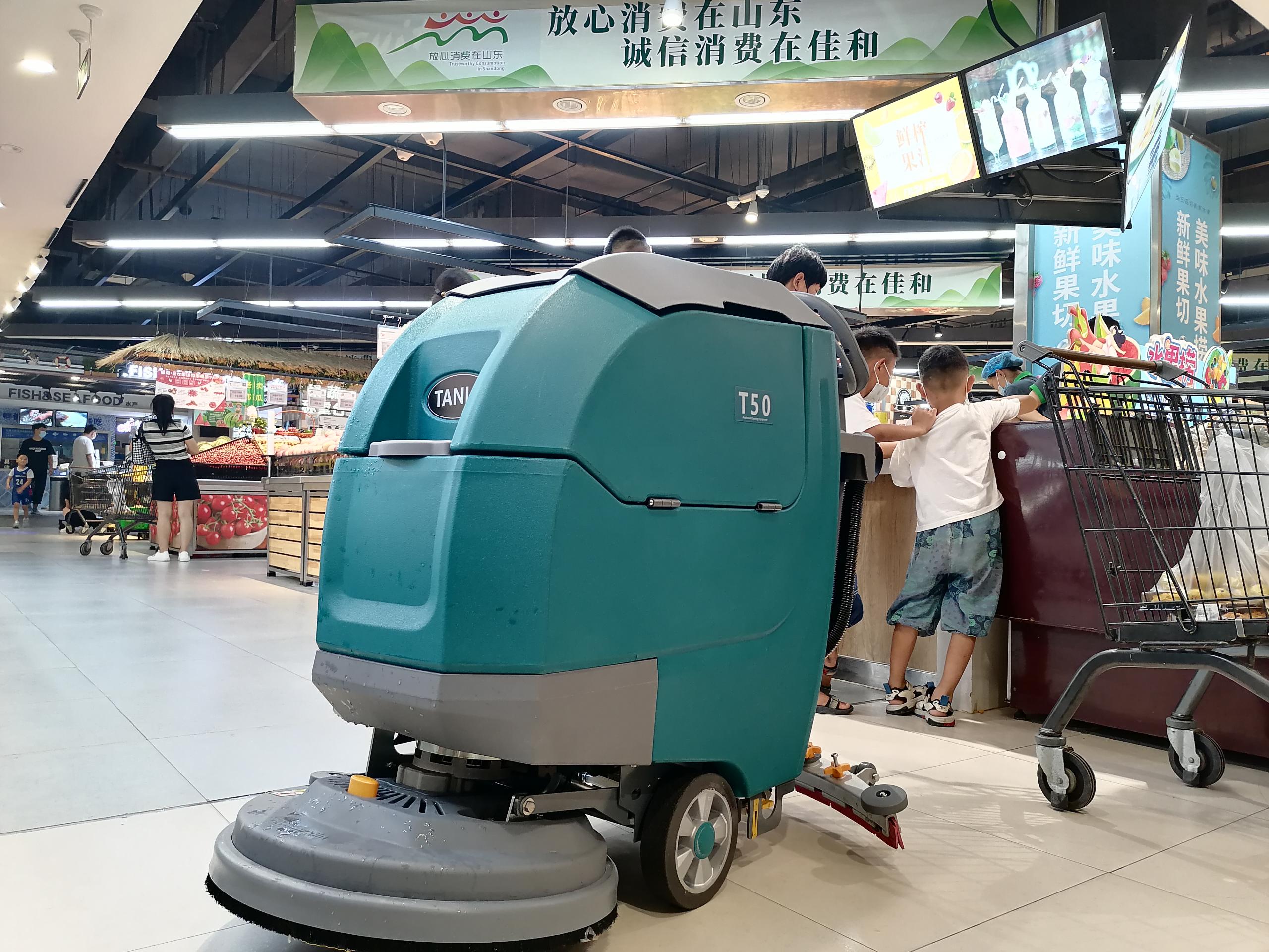 洗地機(jī)品質(zhì)是我們的承諾，您的滿意是我們的追求