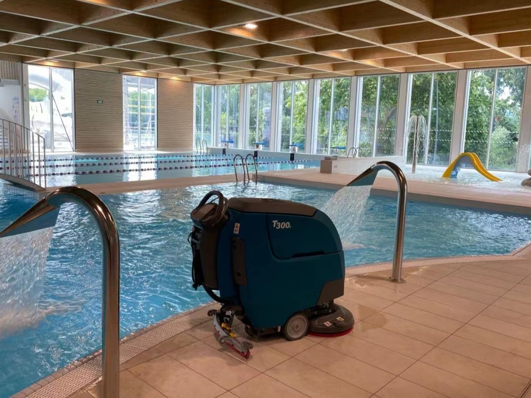 工業(yè)洗地機和商業(yè)洗地機選擇上有什么不同呢？