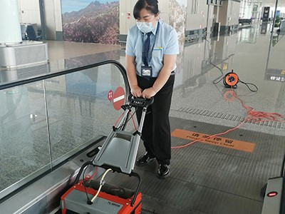 商場車站自動扶梯如何清洗？用這個黑科技！